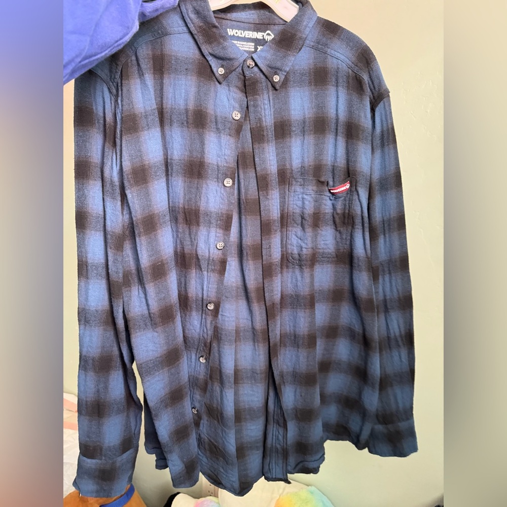 EUC WOLVERINE LONG SLEEVE BUTTON UP SIZE XL
